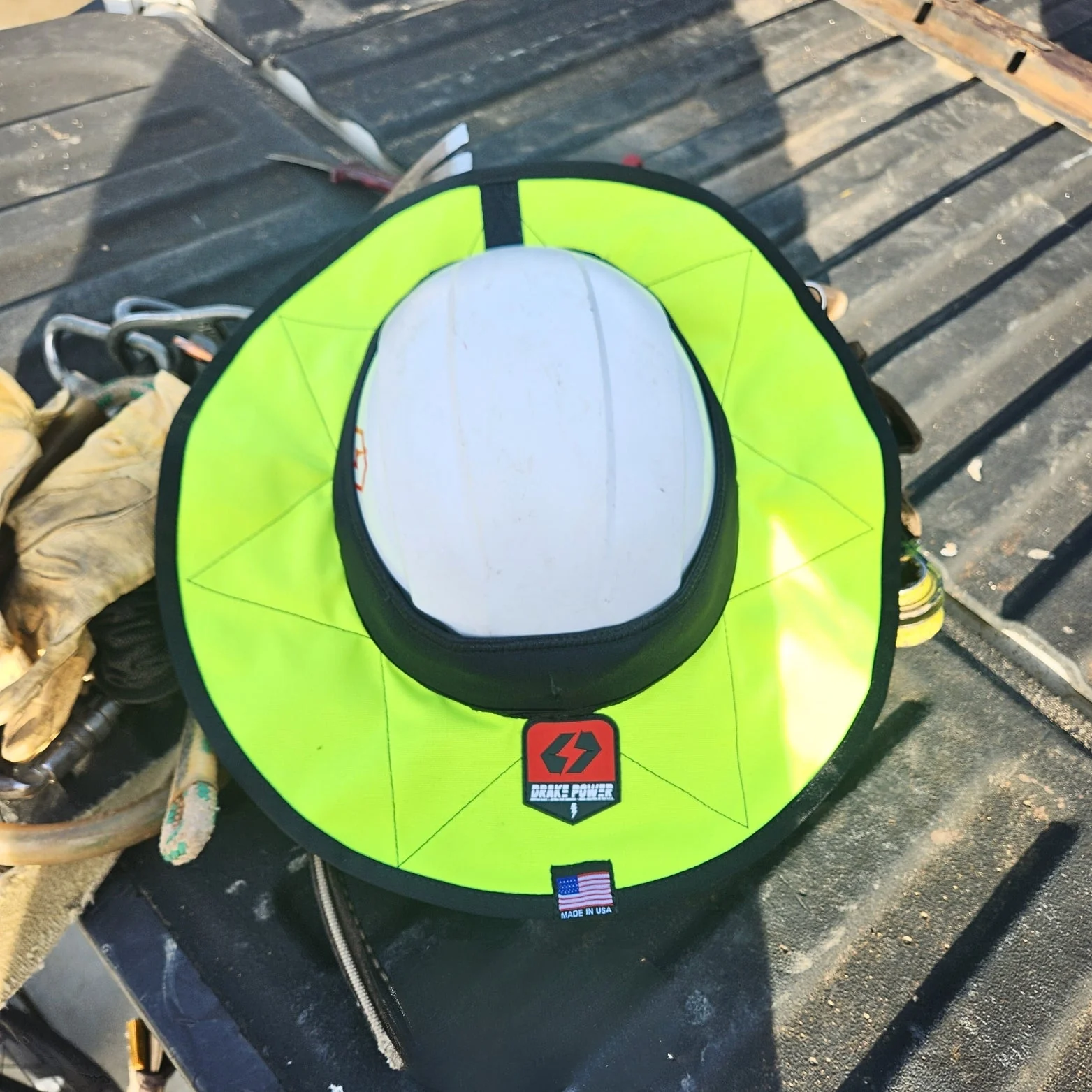 SUN SHADES - Image 17